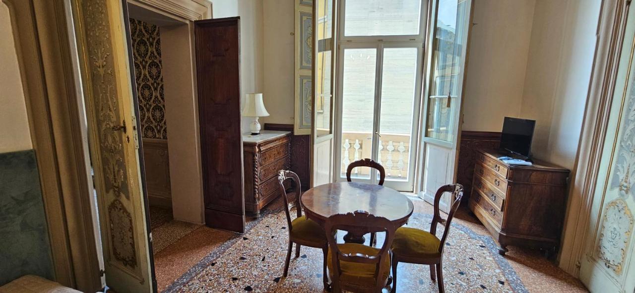 Residence Belle Arti 42 Bologna Bagian luar foto