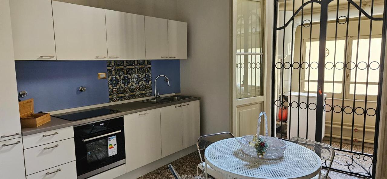 Residence Belle Arti 42 Bologna Bagian luar foto